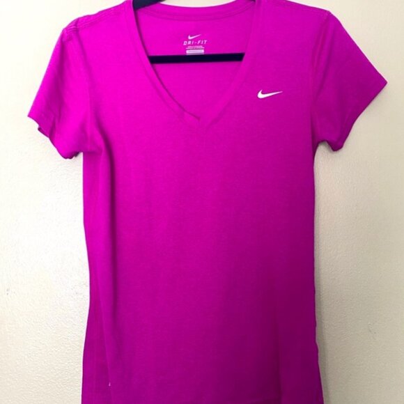 Nike Dri Fit Magenta V Neck Short Sleeve Shirt Size Small EUC - Picture 1 of 3